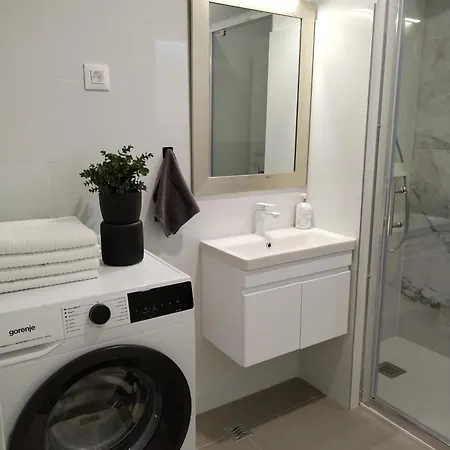 Modern Two Bedroom With Spacious Seaview Terrace And Free Parking * Kastela