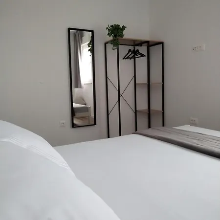 Modern Two Bedroom With Spacious Seaview Terrace And Free Parking Apartman Kaštela